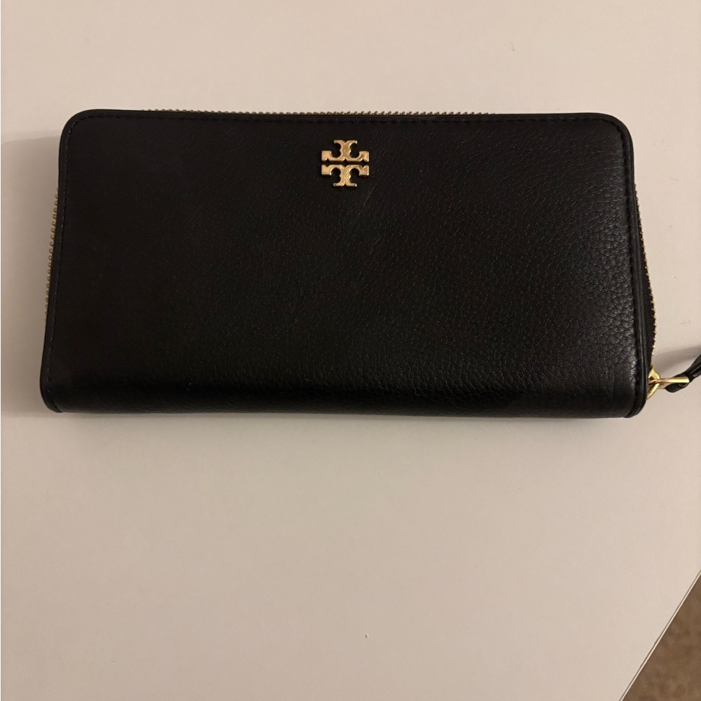 Tory Burch Black and Gold Zip Wallet